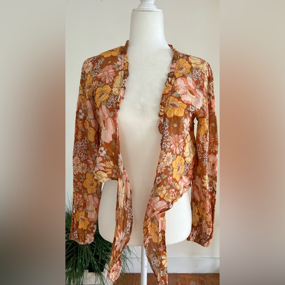 Billabong x The Salty Blonde Float On Long Sleeve Tie Front Crop Top Large - Picture 11 of 13